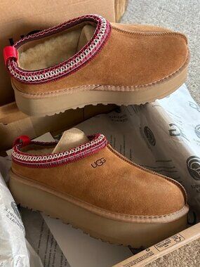 UGG Tazz Platform Mule Slippers Chestnut Suede Cozy Shoes